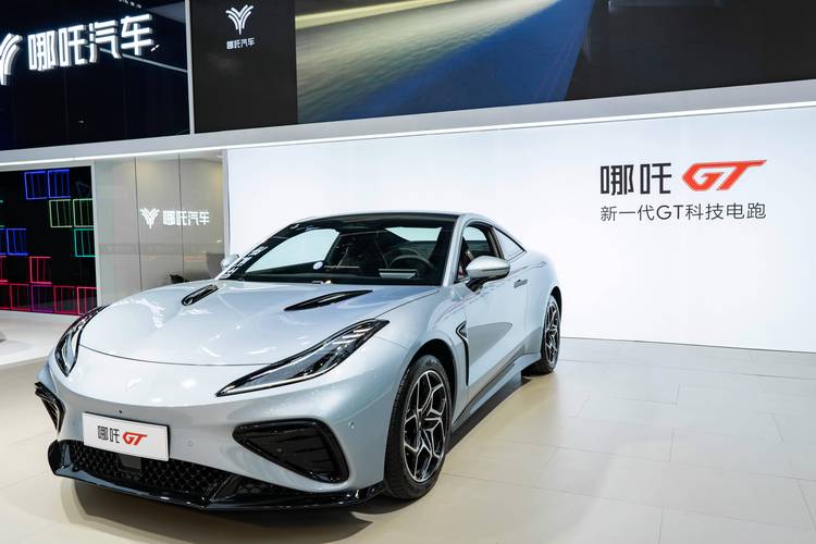 东莞石龙镇禾云清企业管理咨询哪吒汽车在智能汽车领域的表现，领途汽车在新能源汽车市场中的影响力